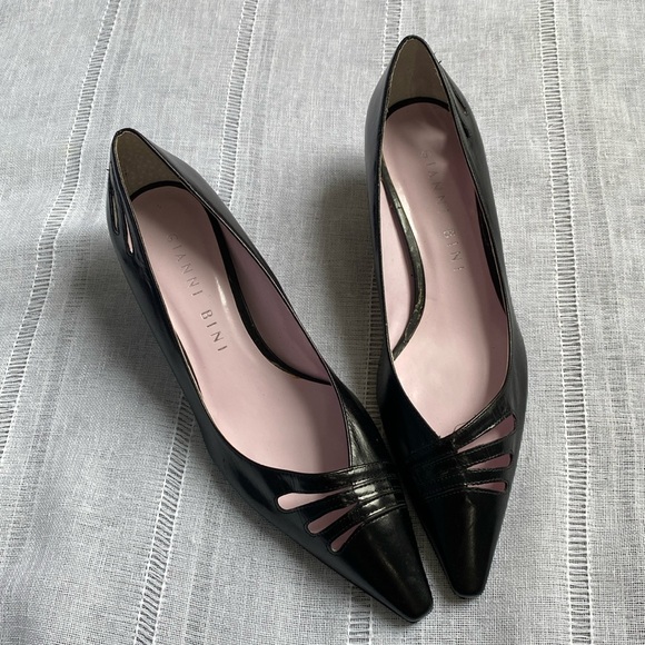 Gianni Bini Shoes - Gianni Bini vintage 90s kitten heels.